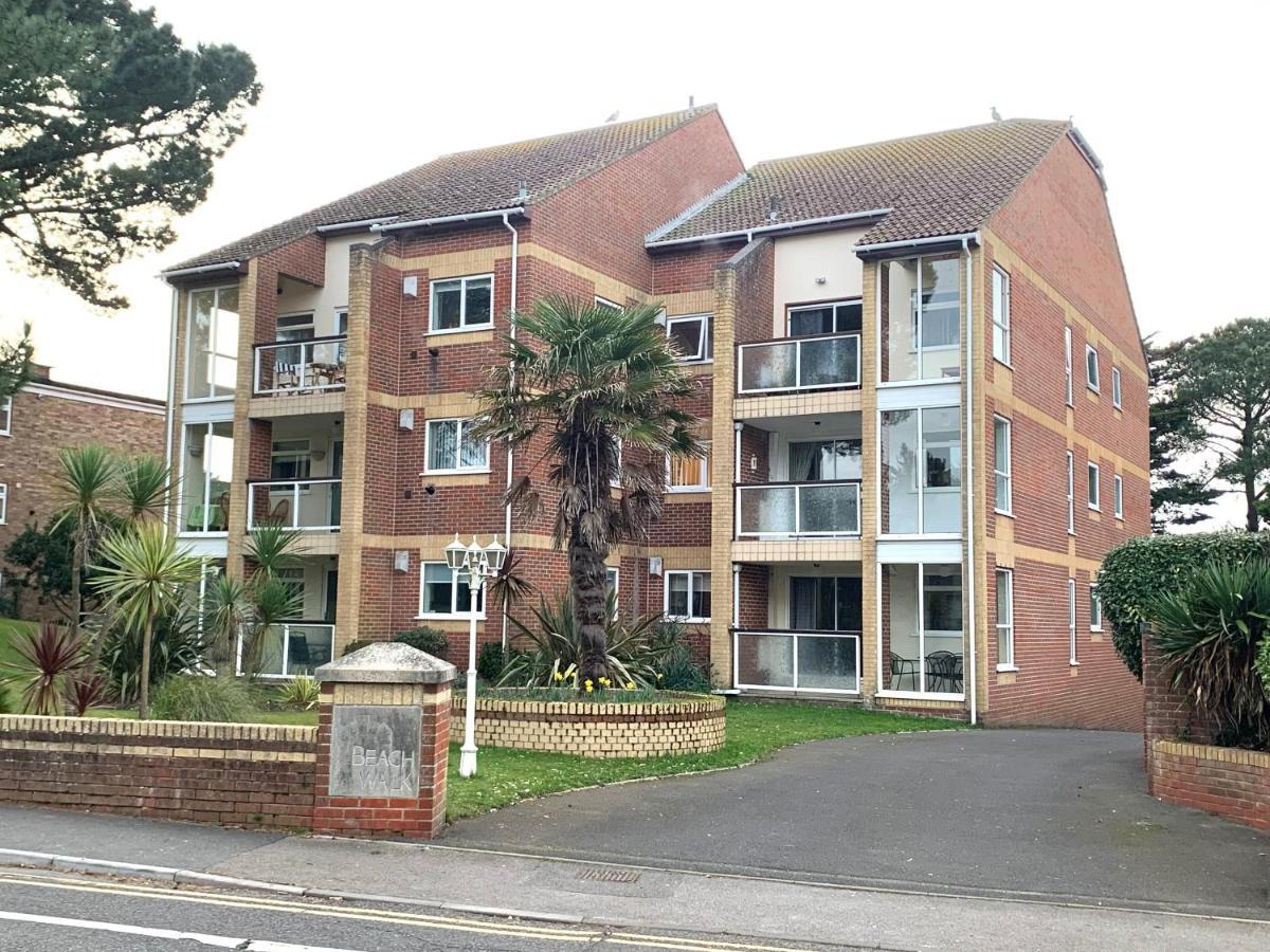 Top Floor Sandbanks Apartment With Free Parking Just Minutes From The Beach And Bars Canford Cliffs Extérieur photo